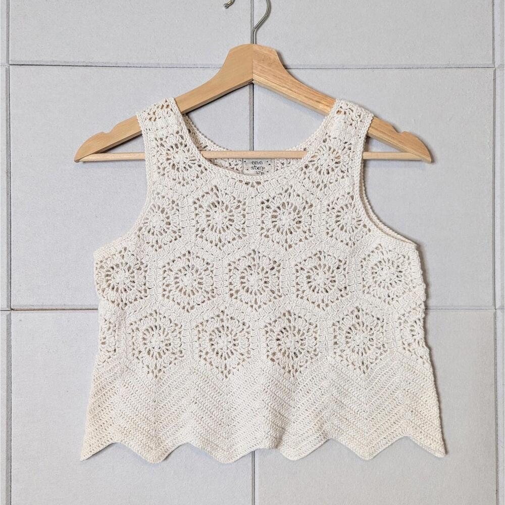 Vintage 90s One Step Up crochet scalloped hem tank top